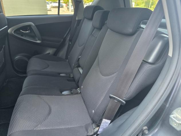 Toyota RAV 4 RAV4 2.2 D-4D 150 CV DPF Luxury - Foto 9