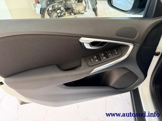 VOLVO V40 Cross Country D2 Geartronic rif. 24038926 - Foto 9