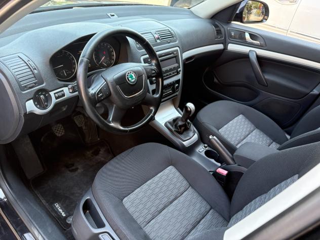 Skoda Octavia 1.6 TDI - 105CV - 4x4 - Foto 10