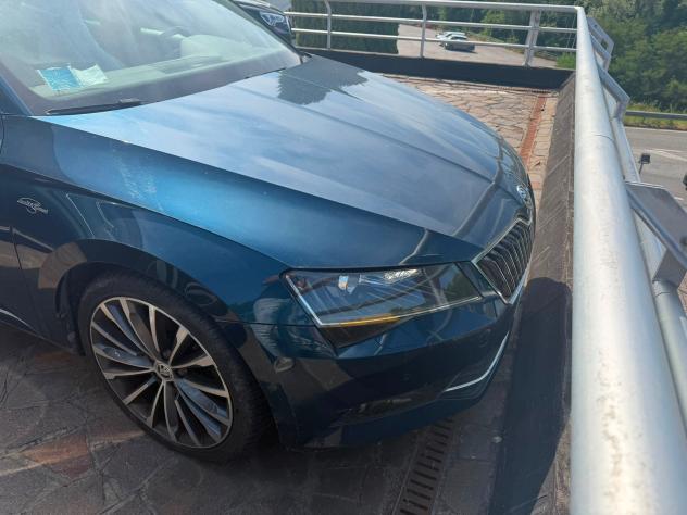 Skoda Superb 2.0 TDI 190 CV SCR DSG 4x4 Wagon Laurin&Klement - Foto 5