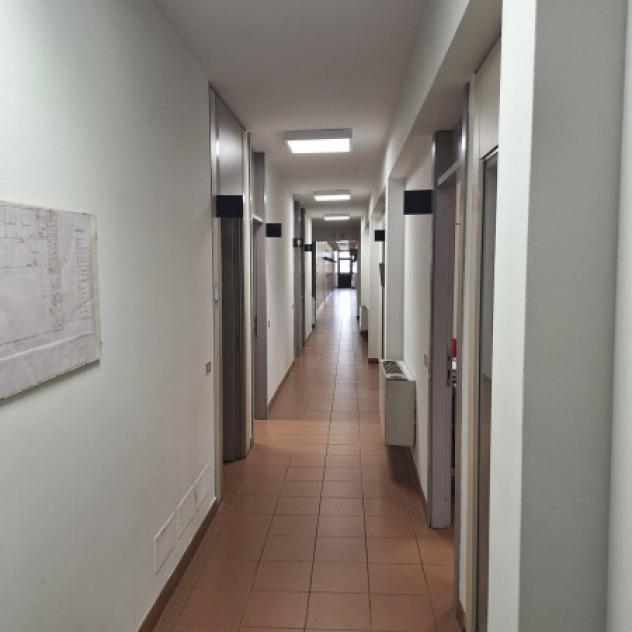 Immobile di 10000 m² con più di 5 locali in affitto a Maranello - Foto 6