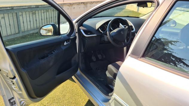 Peugeot 207 1.4 HDi 70 cv 2013 NEOPATENTATI - Foto 8