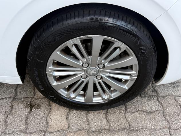 Peugeot 208 5 porte Access - Foto 8