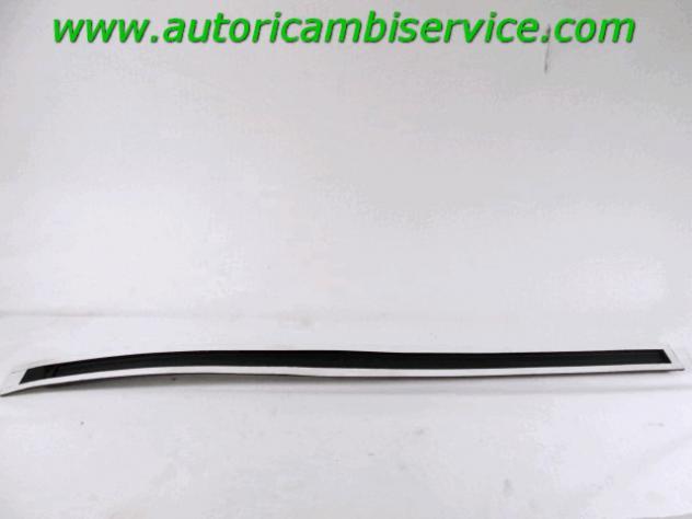 167853515 FASCIA MODANATURA PARACOLPI PORTA ANTERIORE SINISTRA CON BORDO CROMATO VOLKSWAGEN GOLF 2 1.6 B (DAL 1988) RICAMBIO NUOVO BIANCO - Foto 3