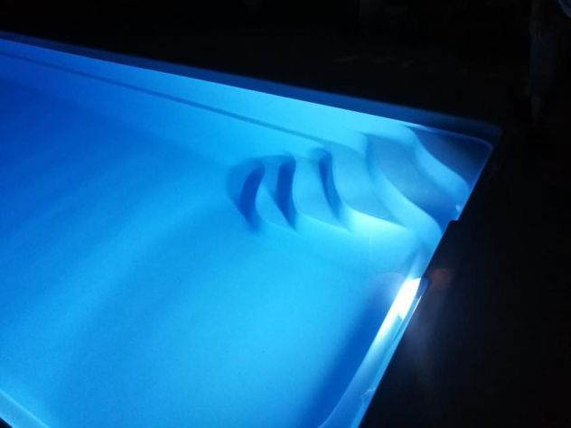 Piscina in vetroresina con sistema di filtraggio e trasporto - Foto 3