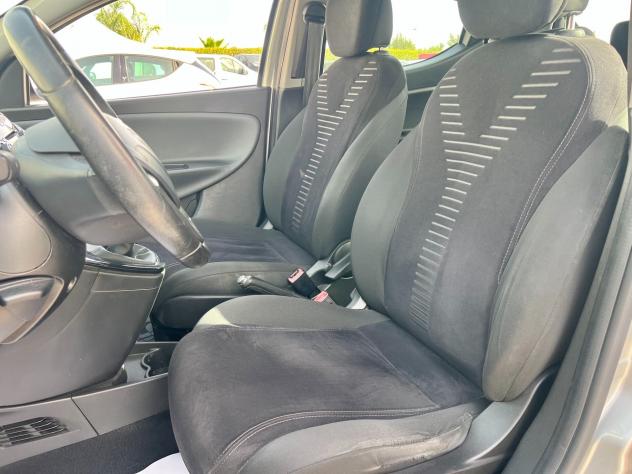 Lancia Ypsilon 1.2 5 porte - Foto 10