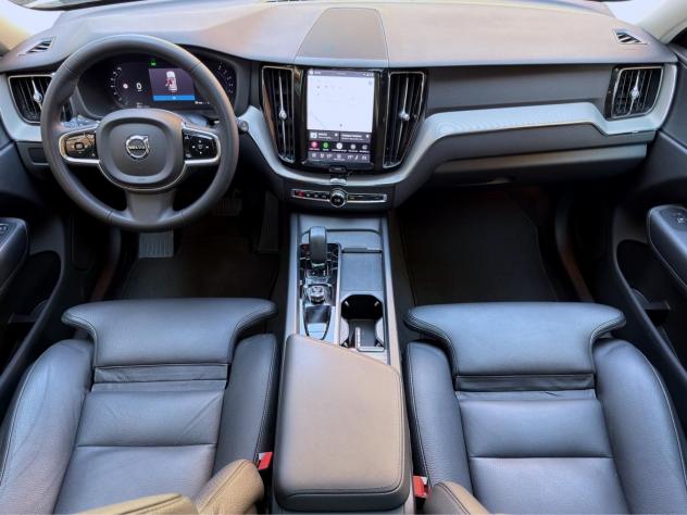 Volvo XC60 B4 D automatico Plus/ PROMO - Foto 9