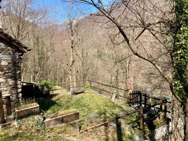 San Bernardino Verbano - ZONA ROVEGRO VENDESI RUSTICO CON GIARDINO PRIVATO - Foto 3