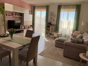 Trilocale Brembate 75mq con cantina e due balconi