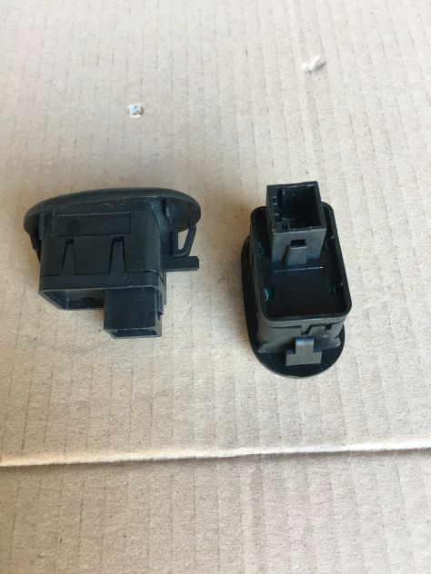 Pulsante Alzavetro Alzacristallo elettrico DESTRO / SINISTRO Citroen C2 VTR 1.4 - Foto 2
