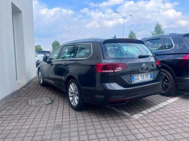 VOLKSWAGEN Passat Variant 2.0 TDI SCR EVO DSG Executive rif. 23776692 - Foto 2