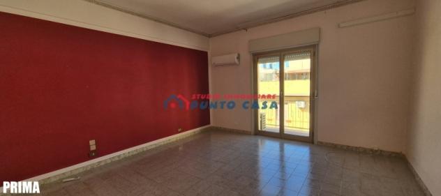 PRESSI VIA CESARO’ – Appartamento al 2° e ultimo p. s/a – 145mq ca. – 4 vani + acc. + p.auto. Ottimo contesto condominiale. Euro 119 mila CL B - Foto 9