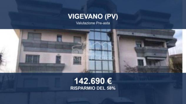 Immobile in asta di 176 m² con più di 5 locali e box auto in vendita a Vigevano