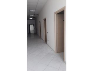 Uffici varie quadrature ,zona Via Nazionale delle Puglie - POSTI AUTO