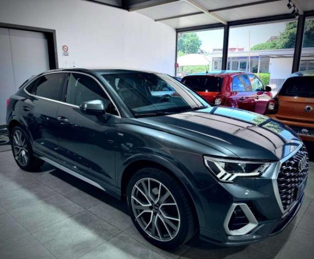 Audi Q3 SPBK 2.0 TDI 150CV S-Tronic S-Line - Foto 6