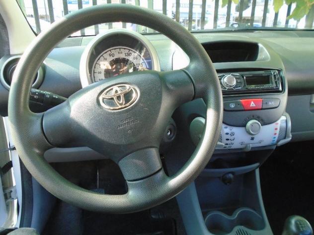 TOYOTA Aygo 12V VVT-i 5 porte Now Connect 120000 KM - Foto 9