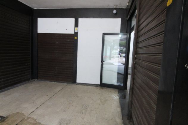 LOCALE COMMERCIALE VIALE UNICEF TARANTO - Foto 4
