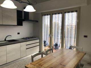 Appartamento completamente arredato composto da cucina-soggiorno, 3 camere, &hellip;