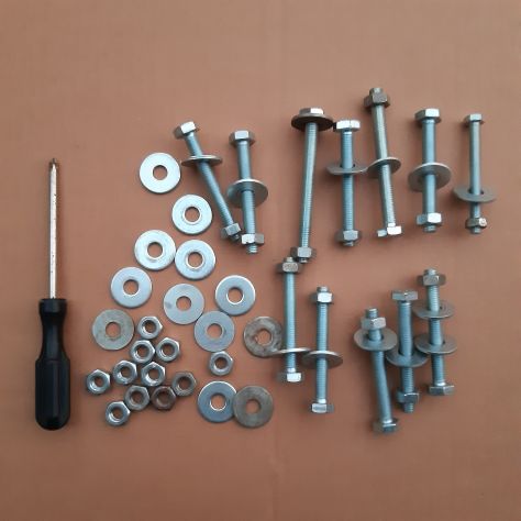 Set attrezzi utensili e 12 bulloni - Foto 3