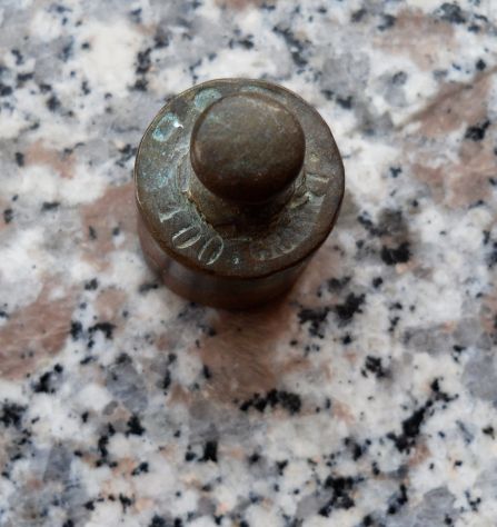 ANTICO PESO DI BILANCIA DA 100 GRAMMI IN FERRO O OTTONE - - Foto 4