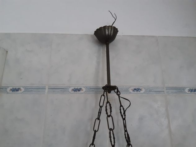 LAMPADARIO IN METALLO E DECORAZIONE MERLETTATA - Foto 3