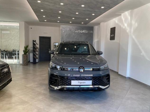 VOLKSWAGEN Tiguan 2.0 TDI 150 CV DSG R-Line Plus - NUOVA - - Foto 2