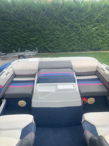 Motoscafo cabinato 5,8 m con prendisole e cabina - ideale lago e mare - Foto 2