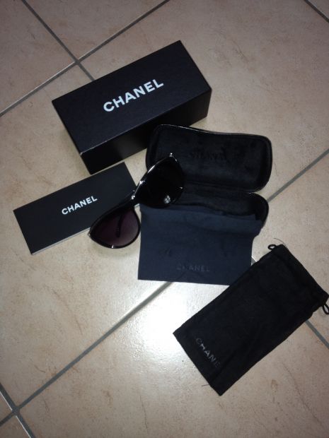 Nuovi occhiali da sole Chanel( no Rayban) 100% originali