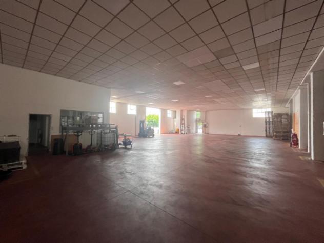 Immobile di 2100 m² con 3 locali in affitto a Castegnato - Foto 3