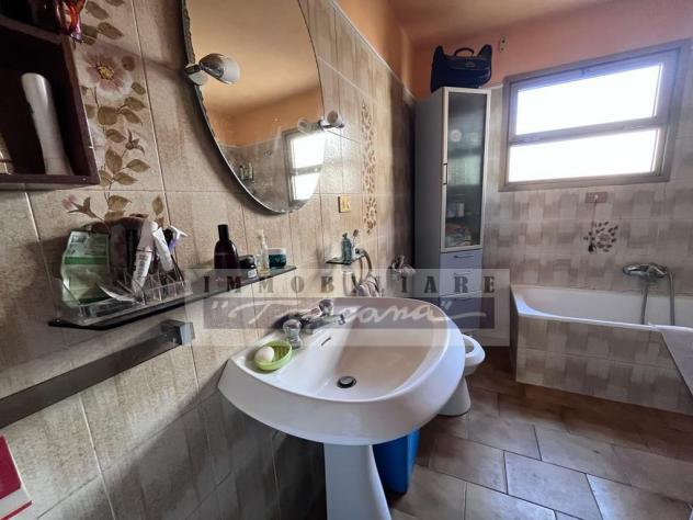 CASA INDIPENDENTE di 10 vani e di 192 mq (VIAREGGIO - Viareggio) rif. A732 - Foto 15