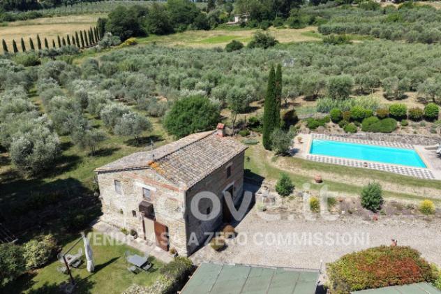 Rustico / Casale di 160 m² con più di 5 locali e posto auto in vendita a Pienza - Foto 5