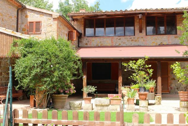 RUSTICO di 7 vani e di 250 mq (MANCIANO) rif. POGGIO650 - Foto 4