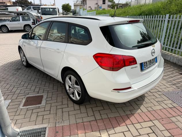 Opel Astra 1.6 CDTI 110CV Sports Tourer Business - Foto 3