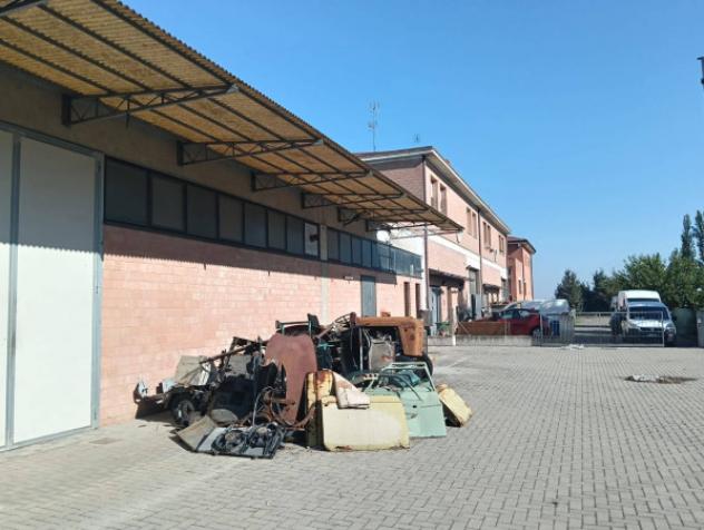 Immobile di 460 m² in vendita a Soliera - Foto 2