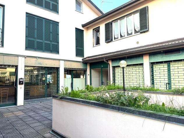 AFFITTASI NEGOZIO PER CENTRO DIAGNIOSTICO - ADIACENTE STATALE 36 - COSTA MASNAGA - Foto 2