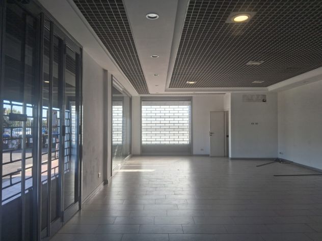 Negozio C1 a Via Casilina zona Giardinetti - Foto 6