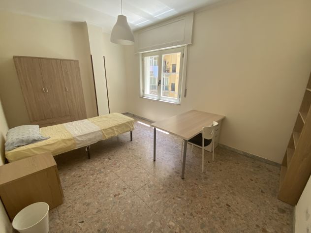 STANZA ARREDATA PER STUDENTESSE – NAPOLI FUORIGROTTA (VIA PIRANDELLO 5) - Foto 4