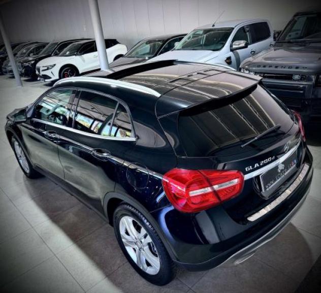 Mercedes-Benz GLA 200 d 136CV Executive Tetto Apribile - Foto 9