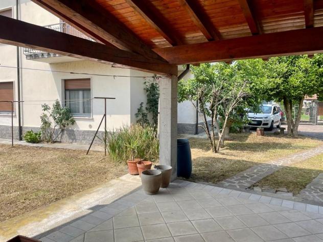 VILLA SINGOLA BIFAMIGLIARE COMPOSTA DA 2 QUADRILOCALI - GIARDINO - Foto 19