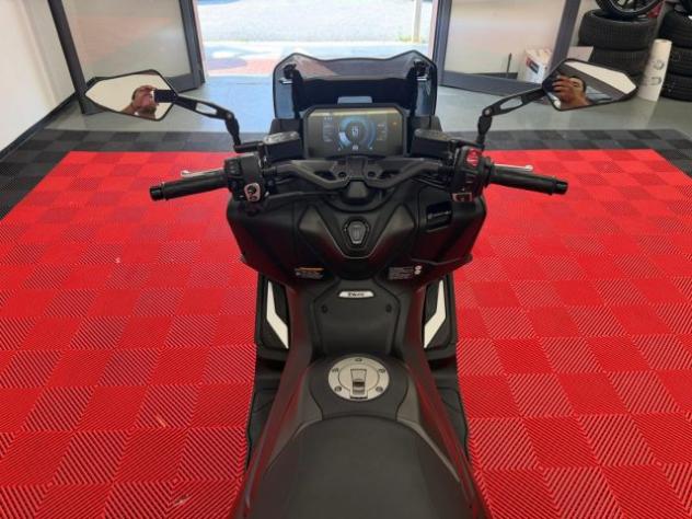 YAMAHA T-Max 560 TECH KAMO GARANZIA 2028 TAGLIANDATO rif. 23949445 - Foto 7