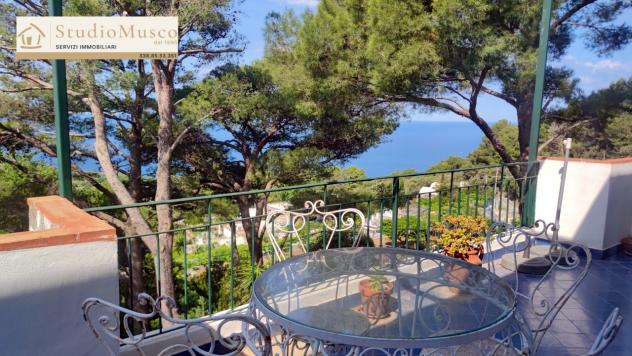 APPARTAMENTO INDIPENDENTE di 4 vani e di 150 mq (ANACAPRI - Anacapri) rif. AVSCEF_2