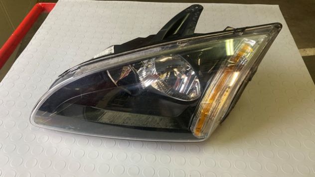 Faro anteriore SX Ford Focus del 2006 - Foto 2