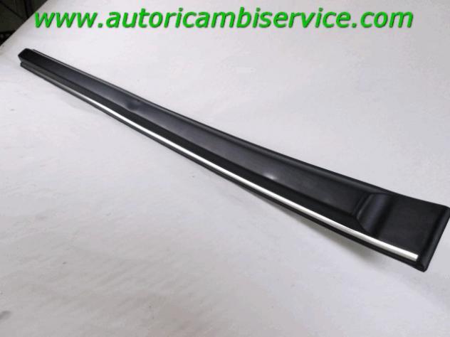 167853515 FASCIA MODANATURA PARACOLPI PORTA ANTERIORE SINISTRA CON BORDO CROMATO VOLKSWAGEN GOLF 2 1.6 B (DAL 1988) RICAMBIO NUOVO BIANCO - Foto 2