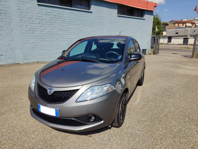 Lancia Ypsilon 1.0 FireFly 5 porte S&S Hybrid Ecochic Gold