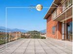 Appartamento di 4 locali con terrazzo e giardino privato a Costa Masnaga