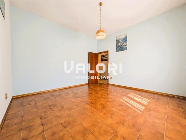 CASA INDIPENDENTE SU 3 LATI CON GIARDINO E CAPANNONE - Foto 16