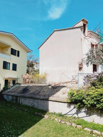Su bifamiliare porzione di casa da ristrutturare - Foto 10
