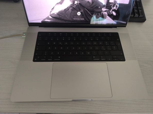 Portatile MacBook Pro M2 Pro 16GB Ram 512GB Disco - Foto 7