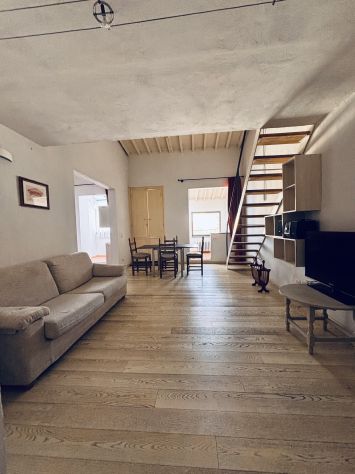 Piazza Santo Spirito, 1100 euro contratto residenziale, grazioso bilocale