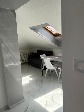 Bilocale mansardato ristrutturato e arredato - Foto 7